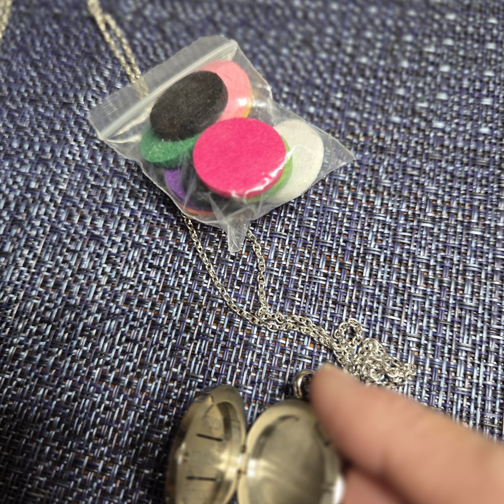 Silver Diffuser Pendant Necklace With Motivationa… - image 5